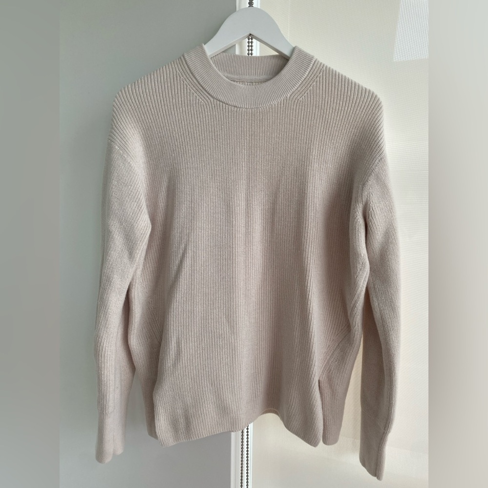 Lululemon Wool Blend Ribbed Cree Neck Sweater Creamy Grey Size 4